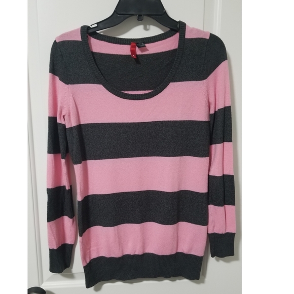H&M Divided Long Sleeve Sweater - Picture 1 of 3